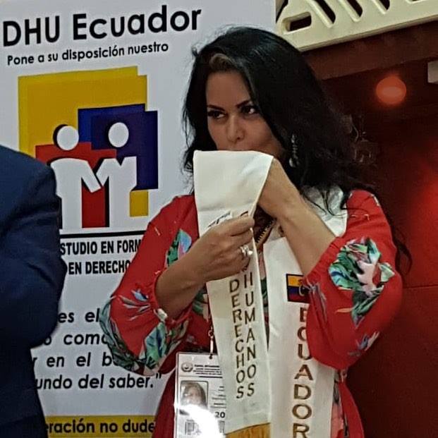 Ivani Serebrenic - Recebendo o título de Chanceler da Paz Mundial